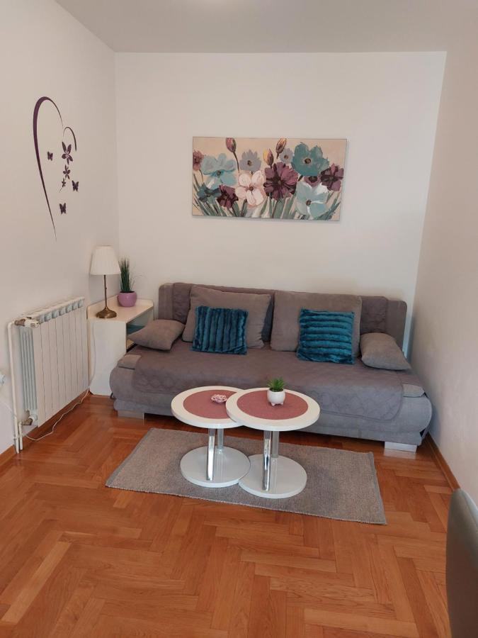 Apartman Suzy Pula Ngoại thất bức ảnh